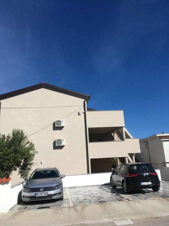 Luxury Apartments Vucinic ピロヴァッツ エクステリア 写真