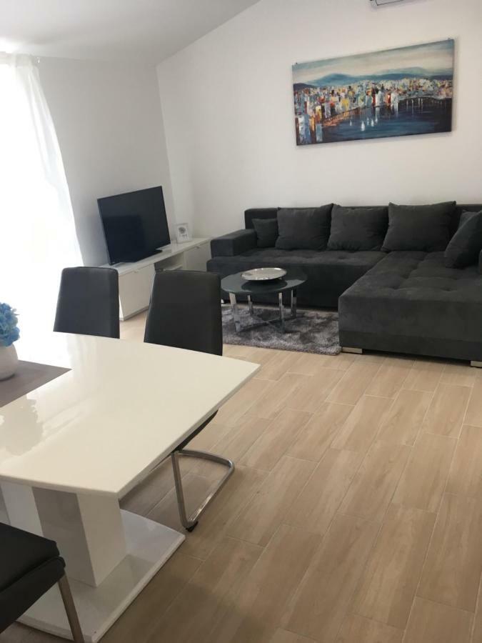 Luxury Apartments Vucinic ピロヴァッツ エクステリア 写真